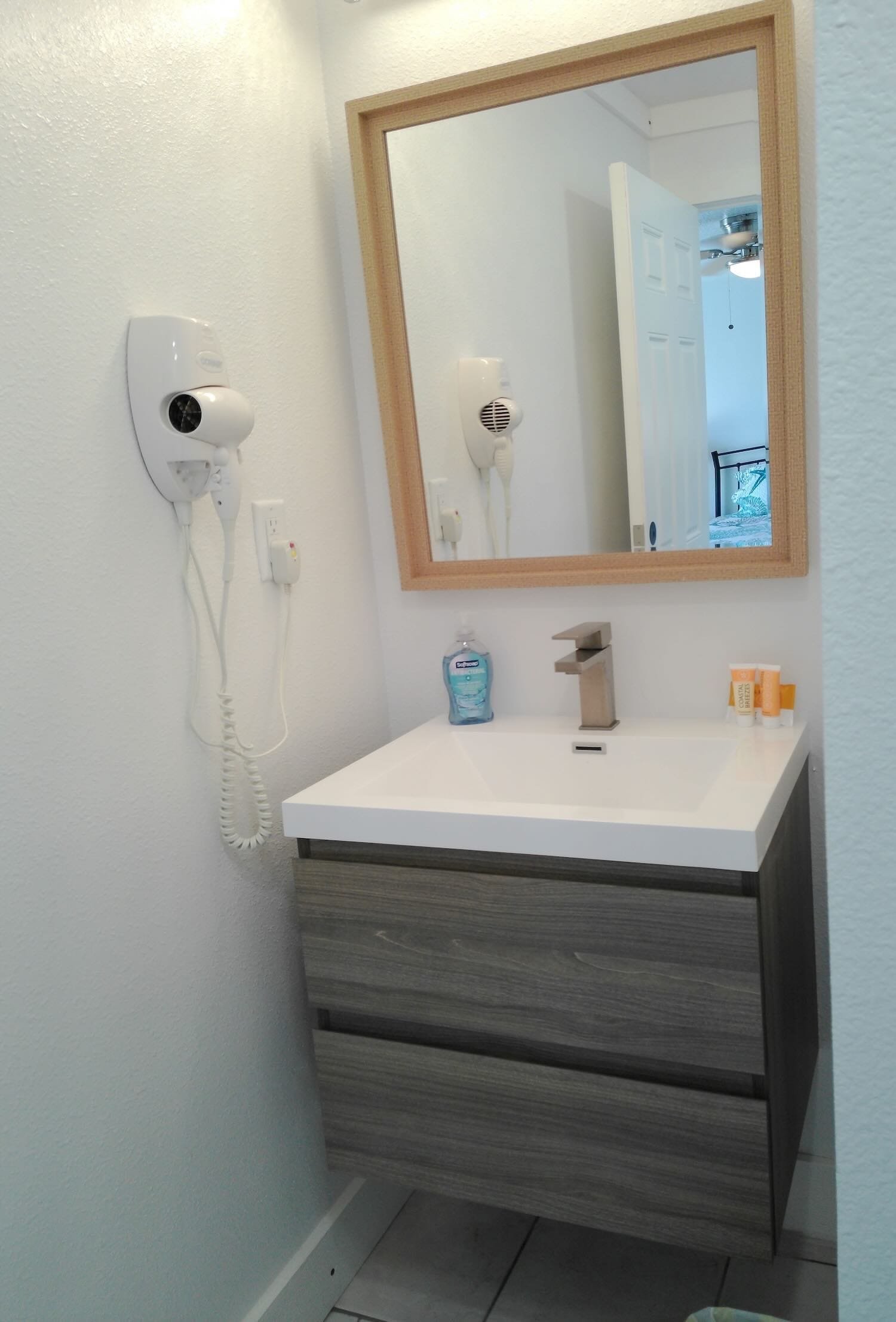 Room-2-Bathroom